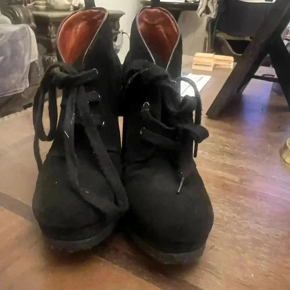 Marc by Marc Jacob’s lace up wedge booties size 36